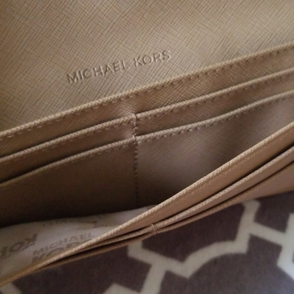 SOLD - Picture 4 of 8